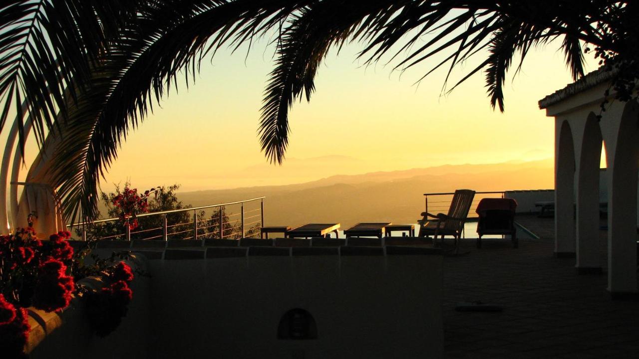 Villa Perla Blanca Sayalonga Exterior foto